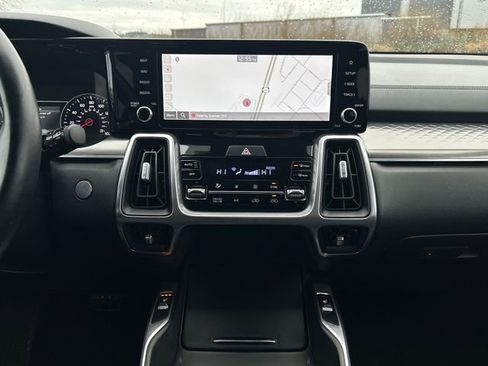 Used 2023 Kia Sorento EX image 26