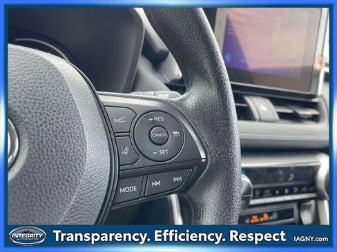 Used 2025 Toyota RAV4 XLE AWD/4WD image 22