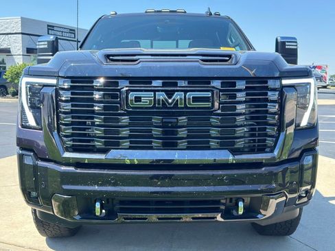 Used 2024 GMC Sierra 2500 Denali Ultimate AWD/4WD image 2