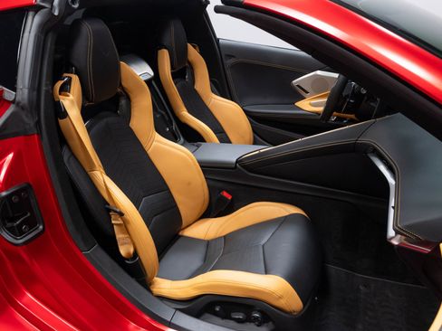 Used 2022 Chevrolet Corvette Stingray Preferred Cpe w/ Z51 Performance Package RWD image 34