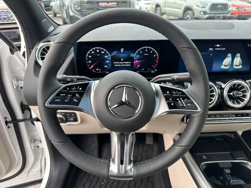 Used 2025 Mercedes-Benz GLA 250 4MATIC image 27