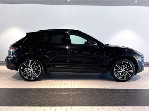 Used 2026 Porsche Macan AWD/4WD image 11