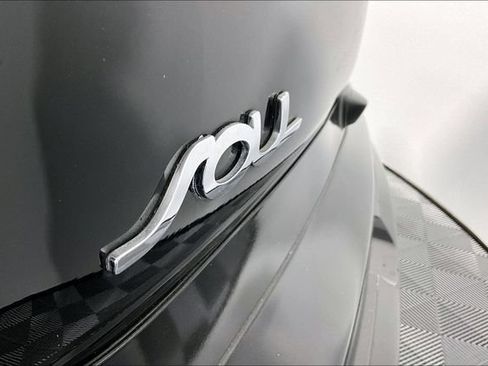 Used 2019 Kia Soul FWD image 14