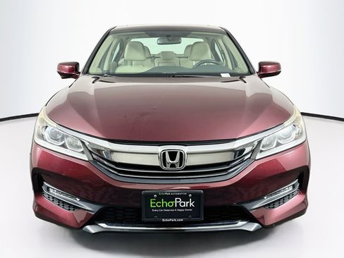 Used 2017 Honda Accord EX image 2