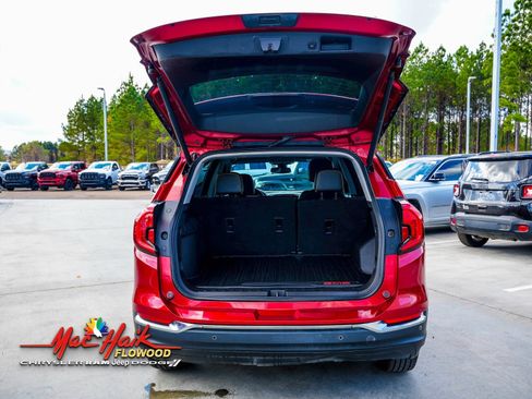 Used 2022 GMC Terrain AT4 w/ Infotainment Package II image 8