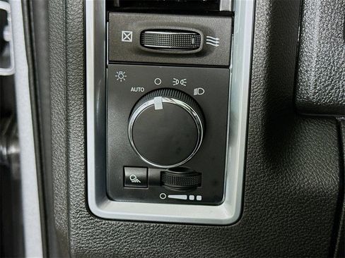 Used 2024 RAM 1500 Classic SLT image 18