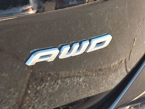 Used 2024 Ford Edge SEL image 33