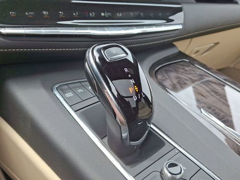 Certified 2023 Cadillac Escalade Premium Luxury image 18