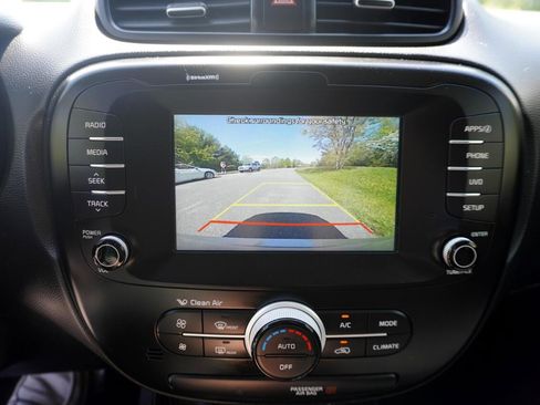 Used 2019 Kia Soul + image 31