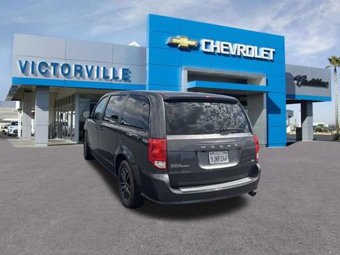Used 2018 Dodge Grand Caravan SE FWD image 7