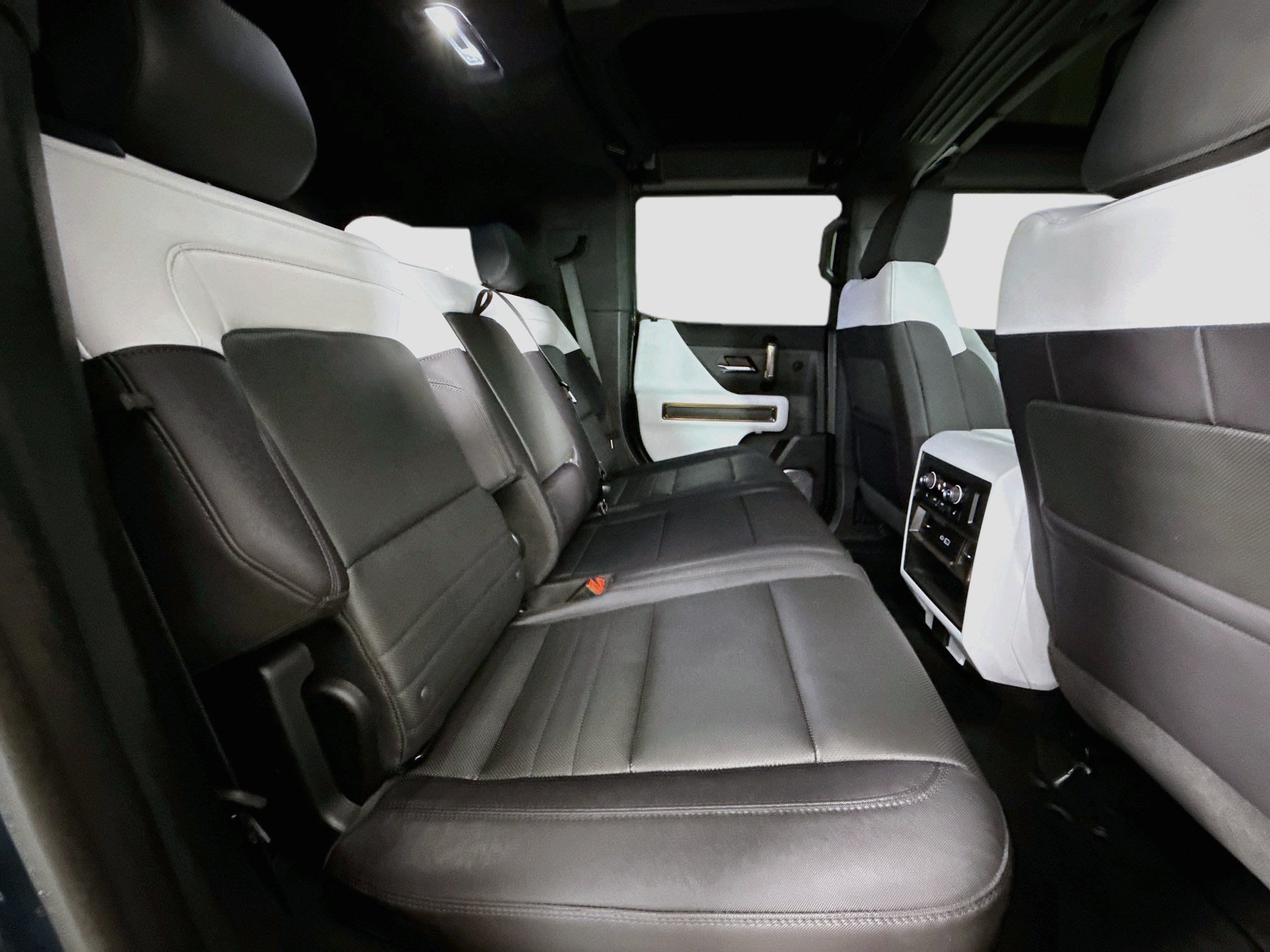 Used 2025 GMC Hummer EV 2X AWD/4WD image 30