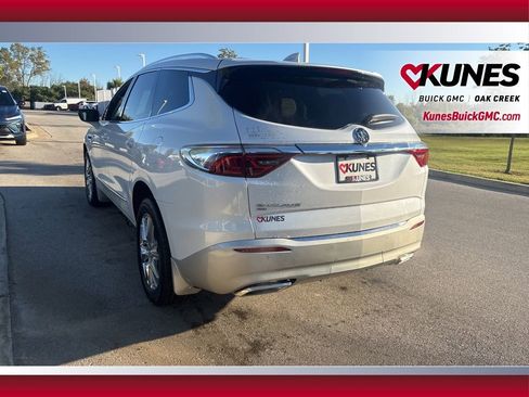 Used 2023 Buick Enclave Essence w/ Experience Buick Package image 6