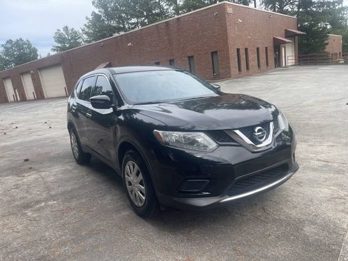 Used 2015 Nissan Rogue S FWD image 1