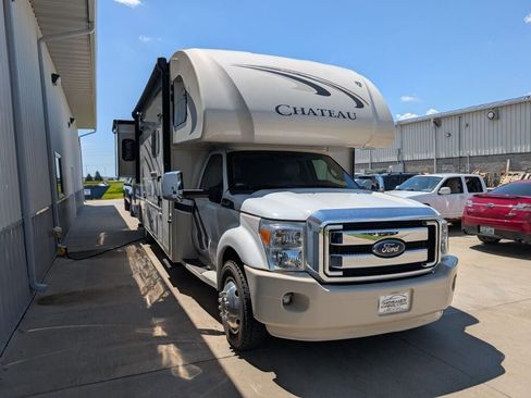 Used 2014 Ford F550 2WD Regular Cab Super Duty image 3