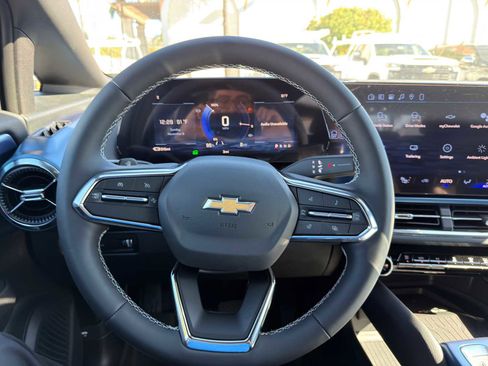 New 2026 Chevrolet Equinox EV LT image 27