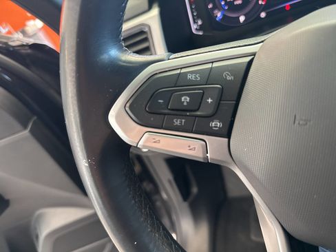 Used 2020 Volkswagen Atlas Cross Sport SEL image 32