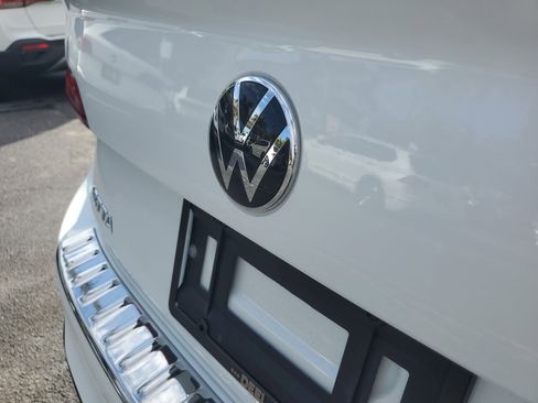 Used 2023 Volkswagen Jetta SE image 11