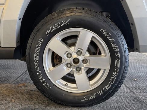 Used 2007 Jeep Commander Sport image 33