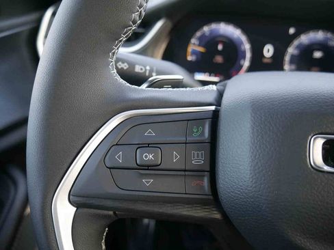 New 2025 Jeep Grand Cherokee Altitude image 36