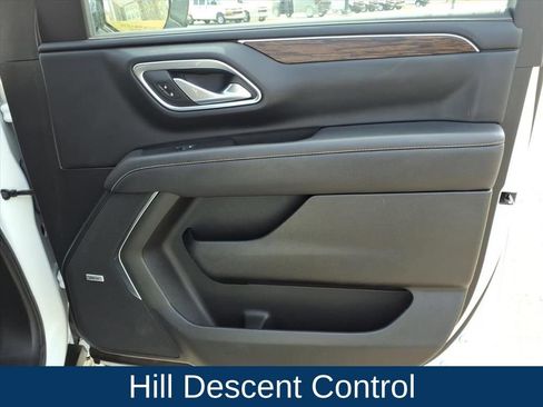 Used 2023 Chevrolet Suburban Premier image 20