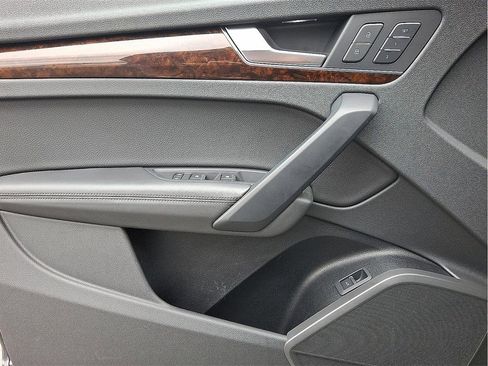 Used 2019 Audi Q5 2.0T Premium Plus w/ Premium Plus Package image 12