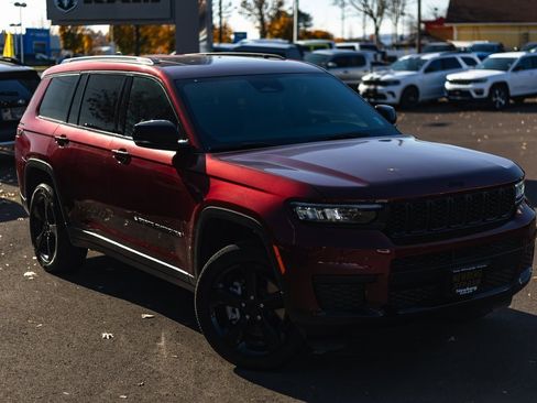 New 2025 Jeep Grand Cherokee L Altitude image 2