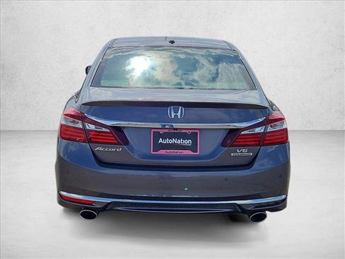 Used 2016 Honda Accord Touring image 6