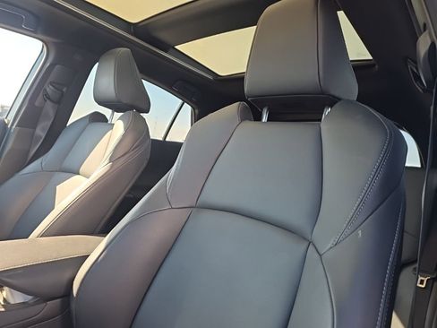 Used 2024 Toyota Venza Nightshade image 42