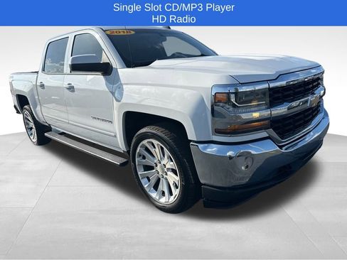 Used 2018 Chevrolet Silverado 1500 LT w/ Trailering Package image 3
