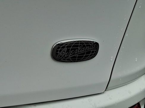 Certified 2018 Jeep Cherokee Overland image 36