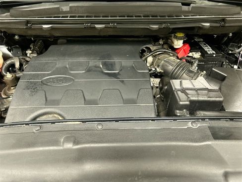 Used 2018 Ford Edge Titanium image 23