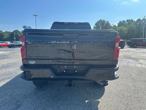 Used 2025 Chevrolet Silverado 2500 Custom w/ Custom Value Package AWD/4WD image 4