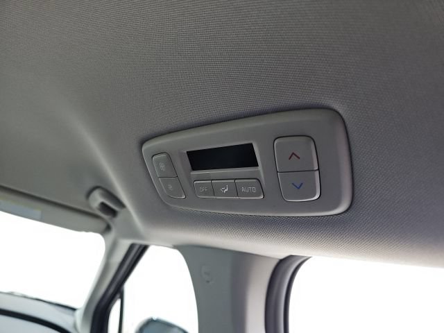 Used 2025 Kia Carnival FWD image 21