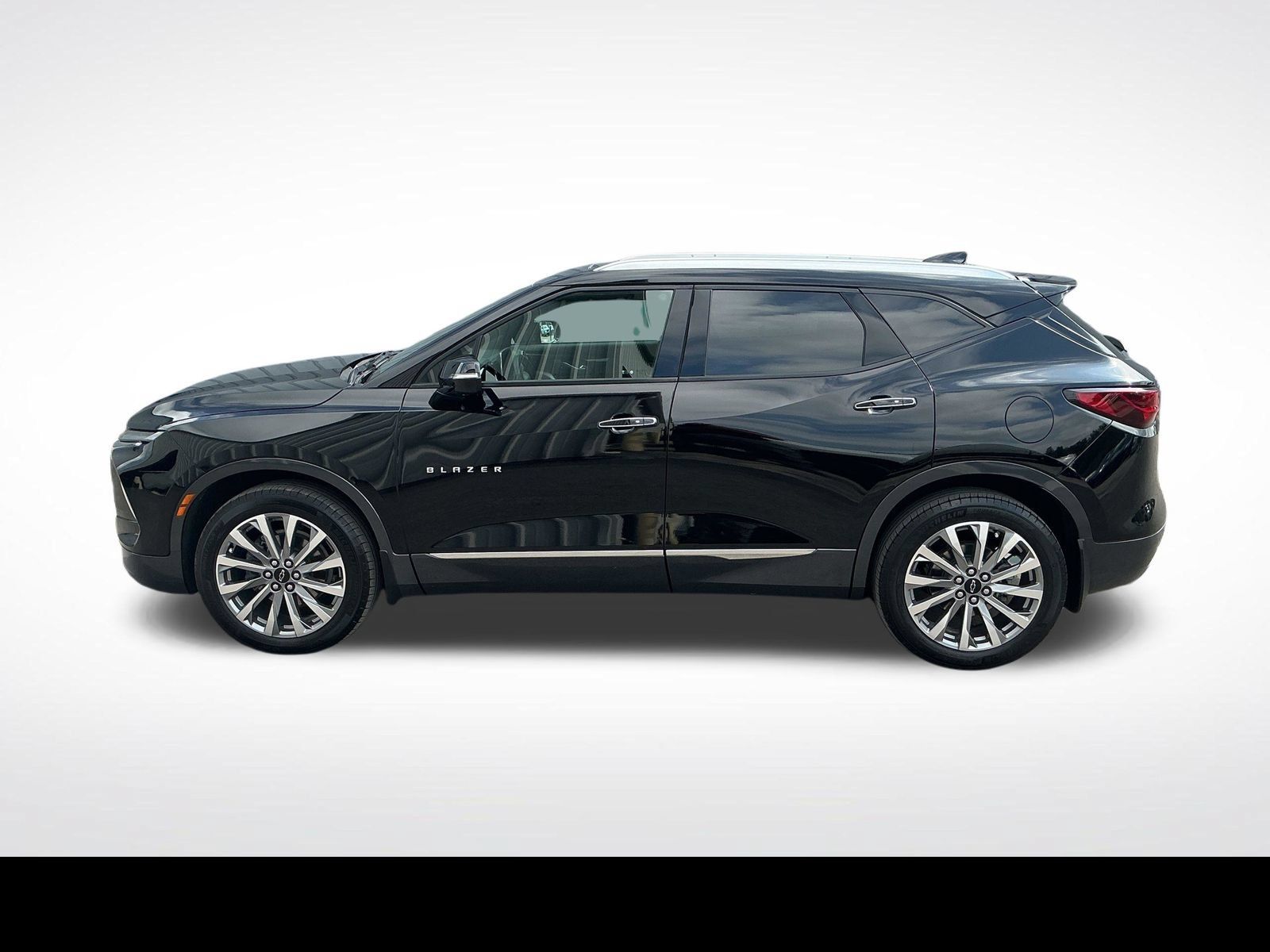 Used 2023 Chevrolet Blazer Premier w/ Driver Confidence II Package AWD/4WD image 2