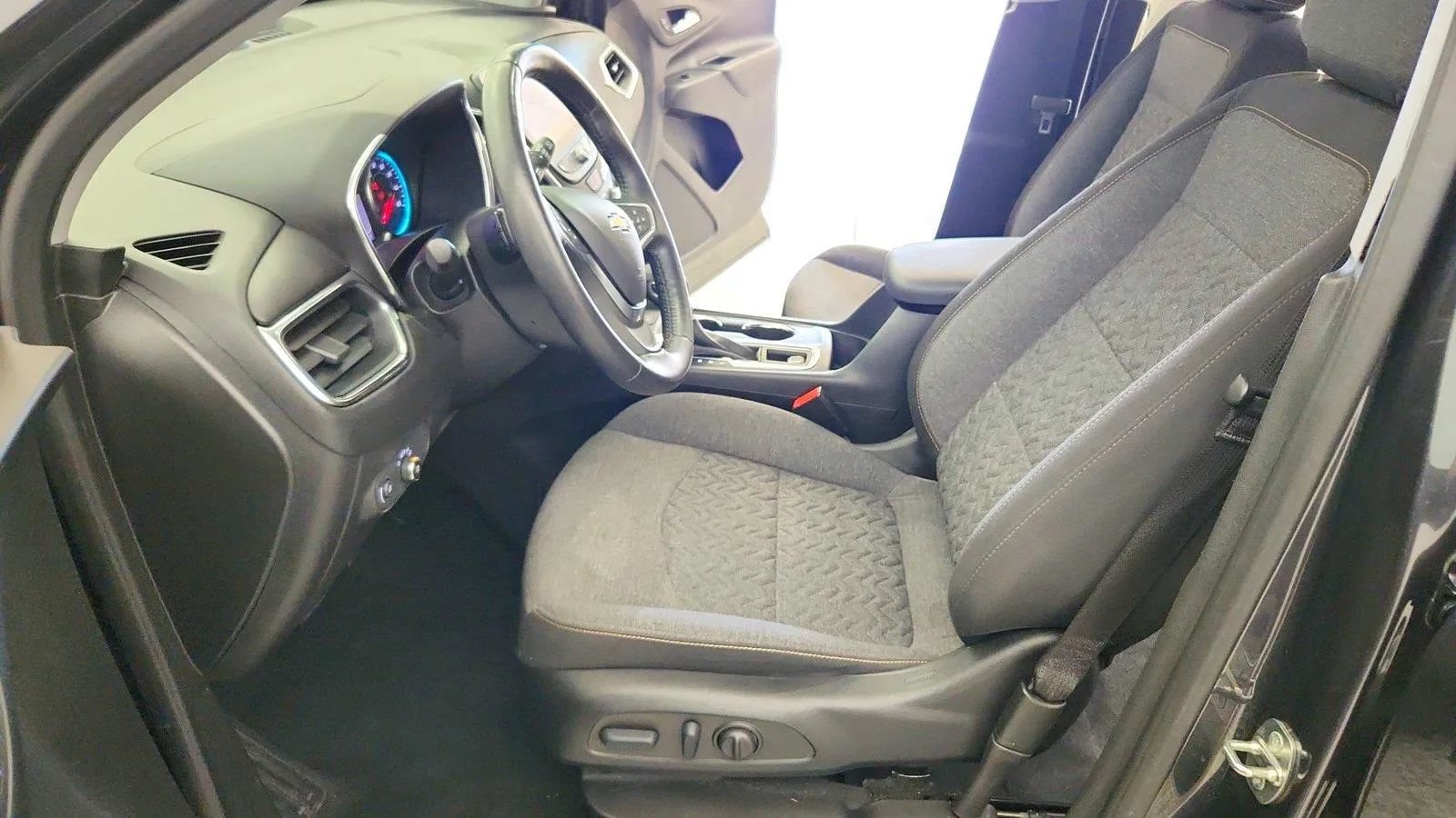 Used 2022 Chevrolet Equinox LT FWD image 14