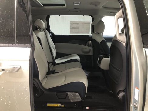 New 2026 Kia Carnival SX w/ SX Dark Edition Package image 11