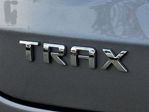 Used 2024 Chevrolet Trax ACTIV w/ Sunroof Package image 29