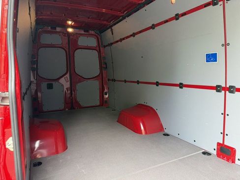 Used 2025 Mercedes-Benz Sprinter 3500 image 22