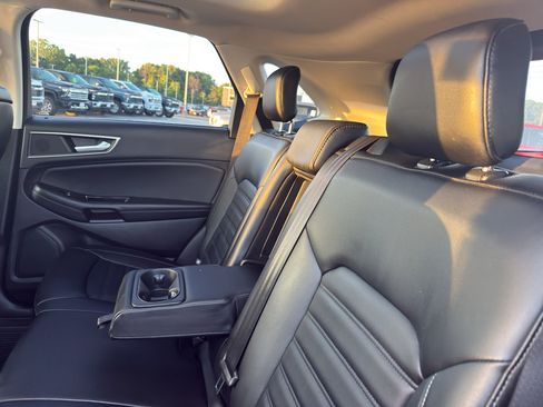 Used 2019 Ford Edge SEL w/ Equipment Group 201A AWD/4WD image 35