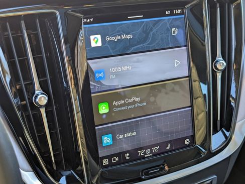 Used 2024 Volvo S60 B5 Core image 18