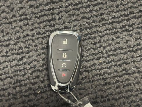 Used 2025 Chevrolet Trax LT w/ LT Convenience Package image 22