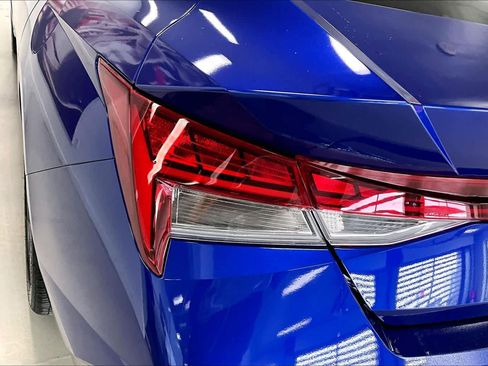 Used 2024 Hyundai Elantra SEL w/ Convenience Package image 29