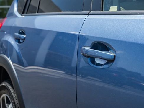 Used 2016 Subaru Crosstrek 2.0i Premium w/ Moonroof Package AWD/4WD image 15