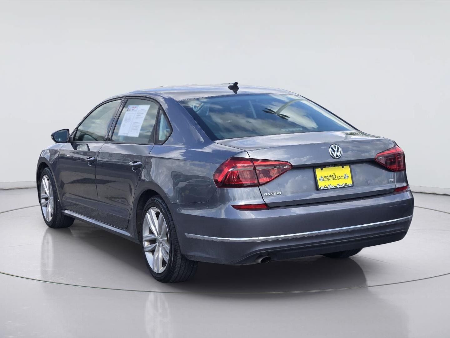 Used 2019 Volkswagen Passat 2.0T Wolfsburg FWD image 4