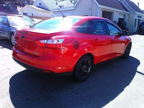 Used 2014 Ford Focus SE FWD image 4