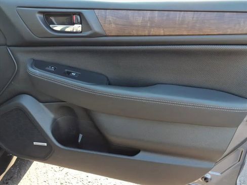 Used 2016 Subaru Outback 3.6R Limited image 11