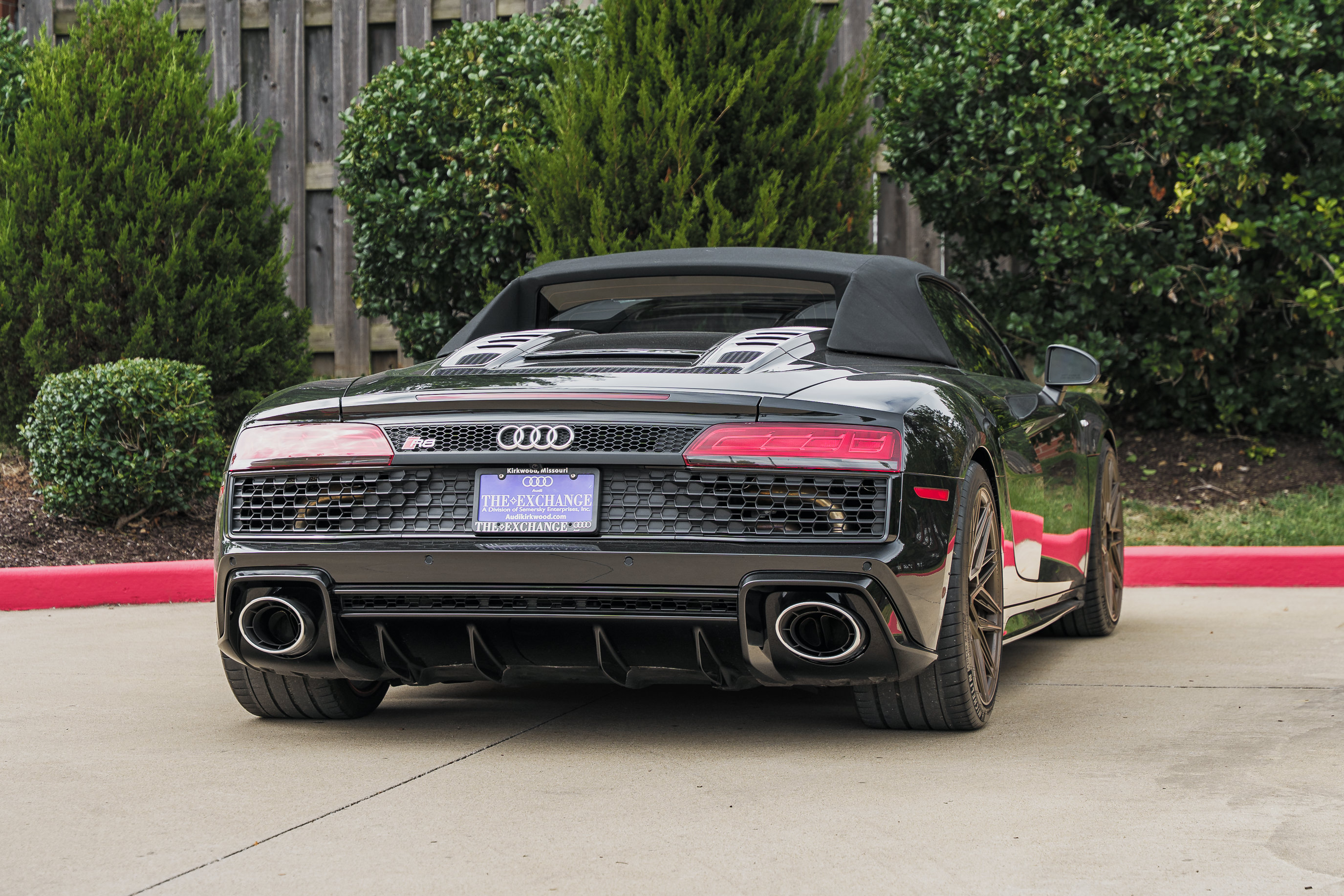 Used 2023 Audi R8 V10 performance w/ Carbon Exterior Package RWD image 3
