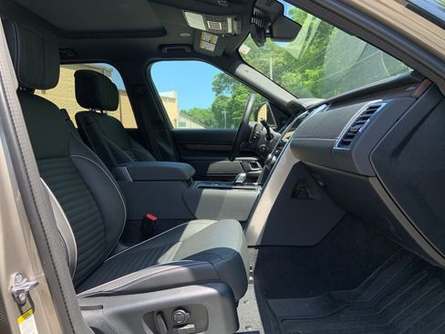 Certified 2024 Land Rover Discovery Dynamic SE AWD/4WD image 14