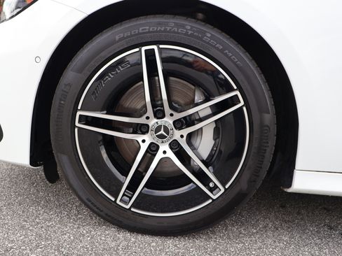 Used 2025 Mercedes-Benz E 350 4MATIC Sedan image 9