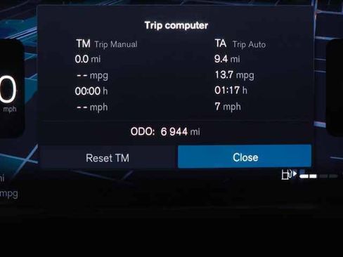 Certified 2026 Volvo XC40 B5 Plus AWD/4WD image 24